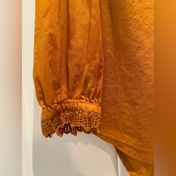 Old Navy lace-trimmed button-up top - Picture 4 of 5